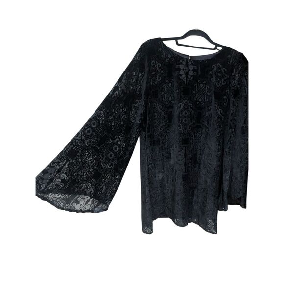 Show me your MuMu knock out mini black damask velvet bell sleeve dress Medium - Picture 10 of 13